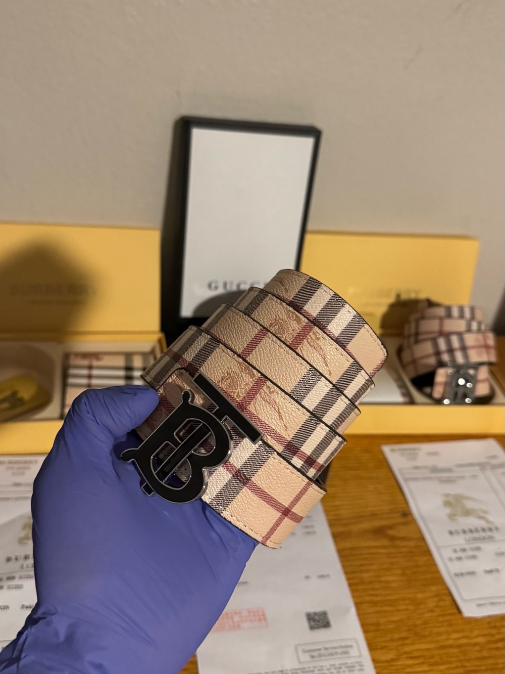 Burberry Beige Check Leather reversible Belt with Black buckle & matching wallet